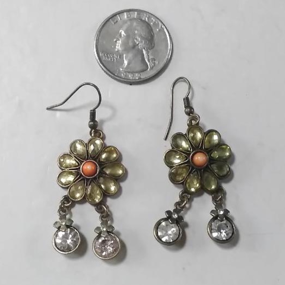 Daisy crystal earrings